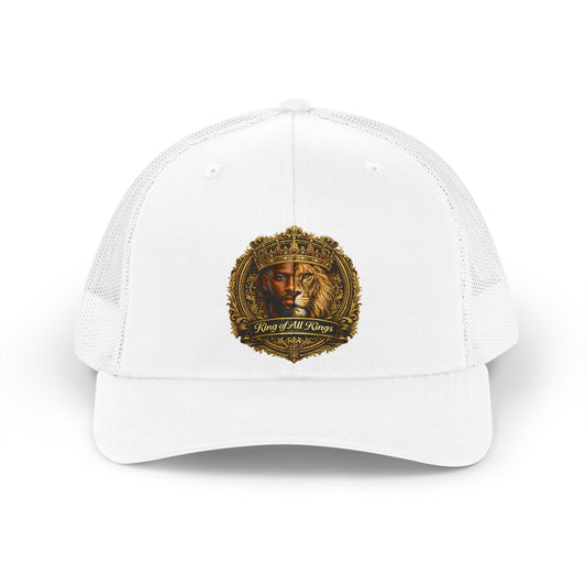 Retro Lion Emblem Trucker Hat — Vintage Golden Crest Mesh Cap